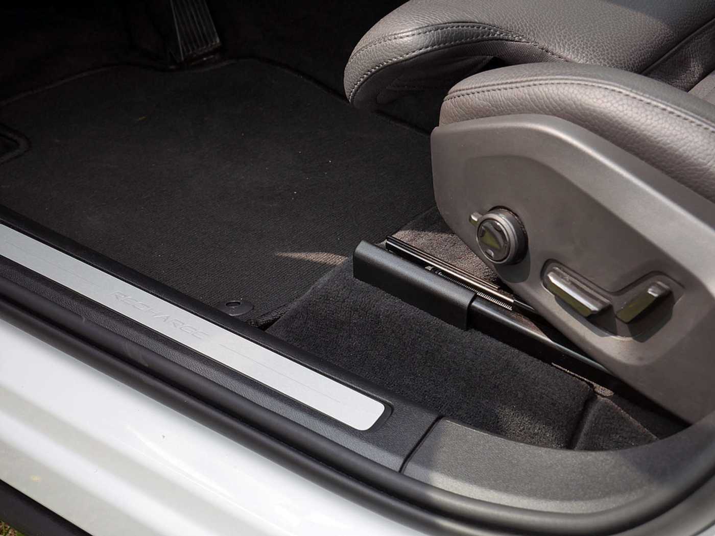 Volvo  T8 Ultra Dark Recharge Plug-In Hybrid AWD