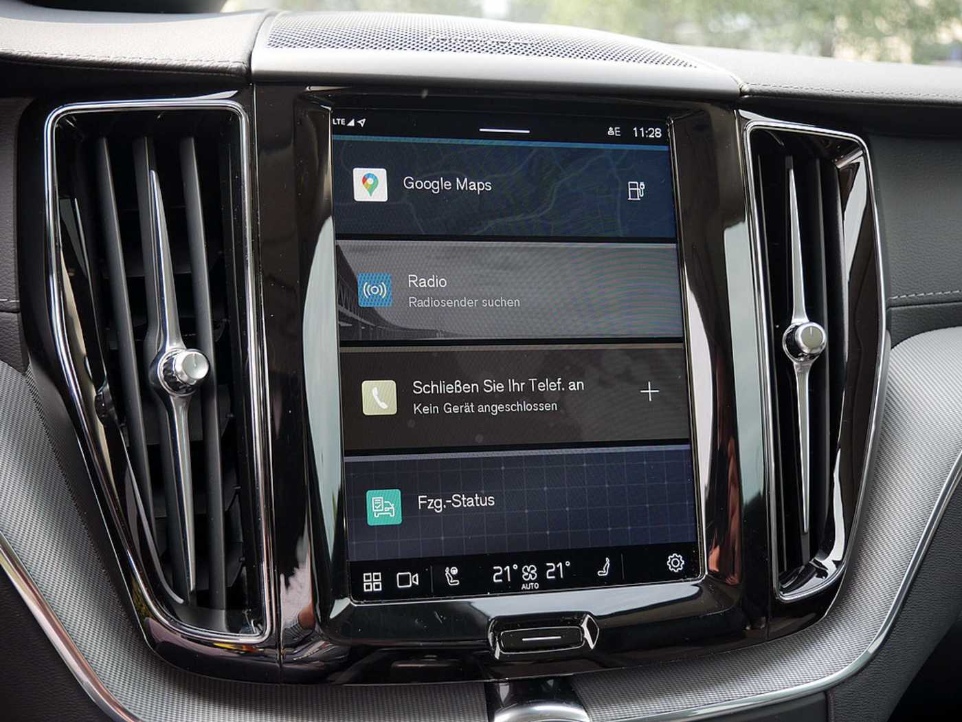 Volvo  T8 Ultra Dark Recharge Plug-In Hybrid AWD