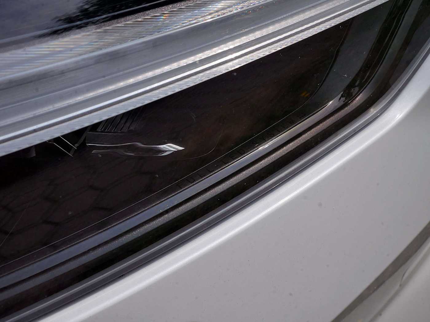 Volvo  T8 Ultra Dark Recharge Plug-In Hybrid AWD