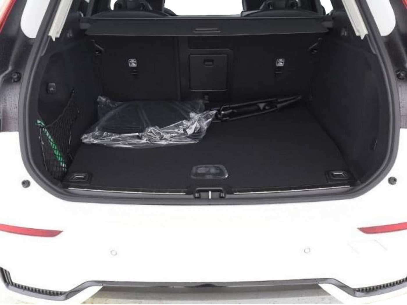 Volvo  2.0 Ultra Dark Recharge Plug-In Hybrid AWD
