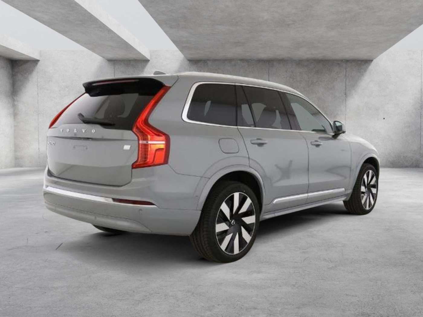 Volvo  2.0 Plus Bright Recharge Plug-In Hybrid AWD