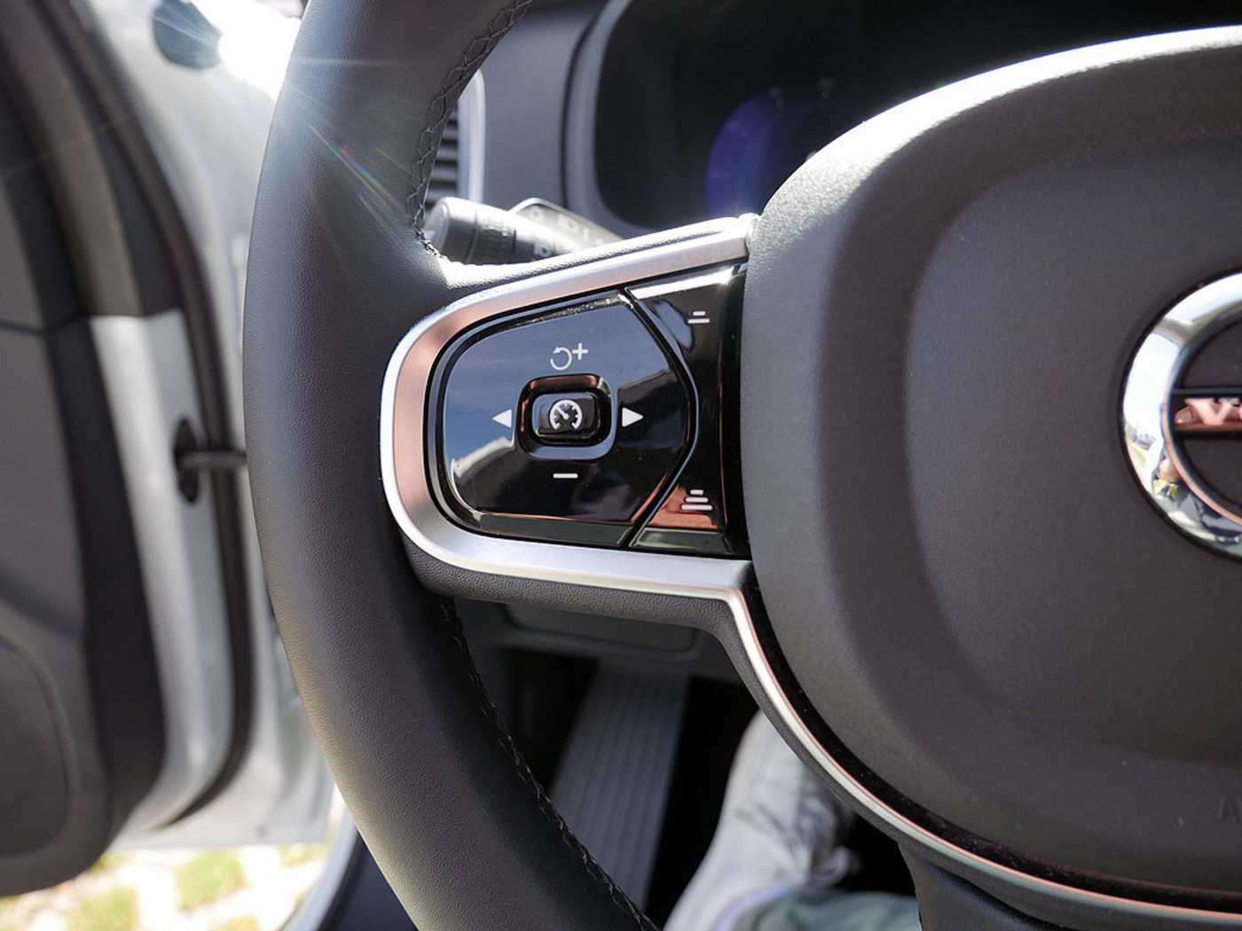Volvo  T8 Ultra Dark Plug-In Hybrid AWD