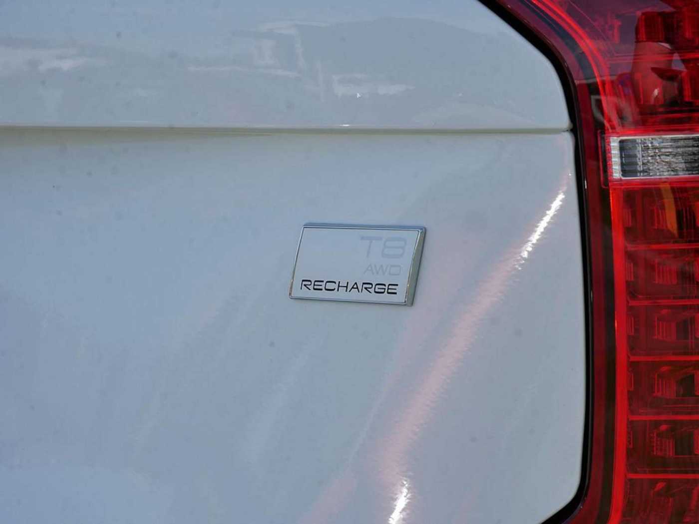 Volvo  T8 Ultra Dark Plug-In Hybrid AWD