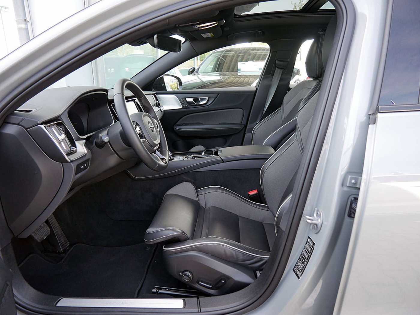 Volvo  T8 AWD Ultimate Dark AWD