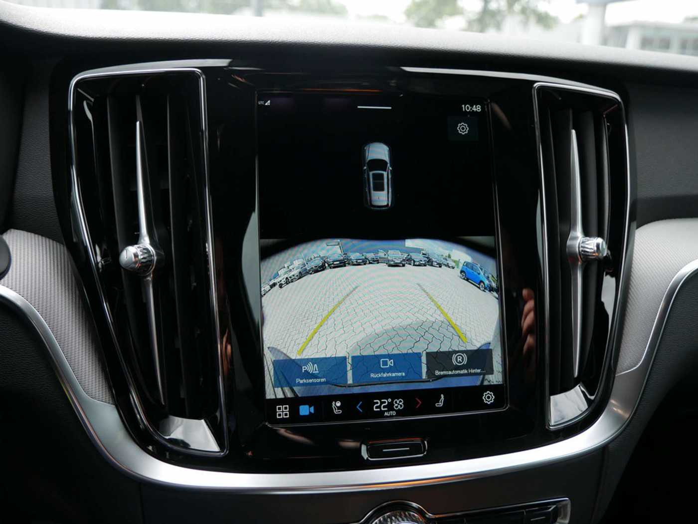 Volvo  B4 Plus Dark KAMERA H/K HGSD STANDHZ LED