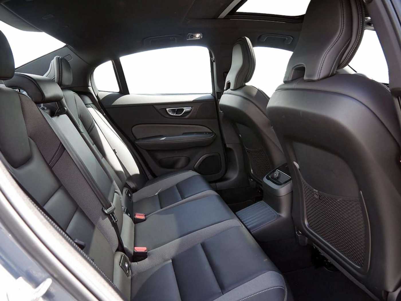 Volvo  T8 Twin Engine AWD R-Design LED PANO 360°