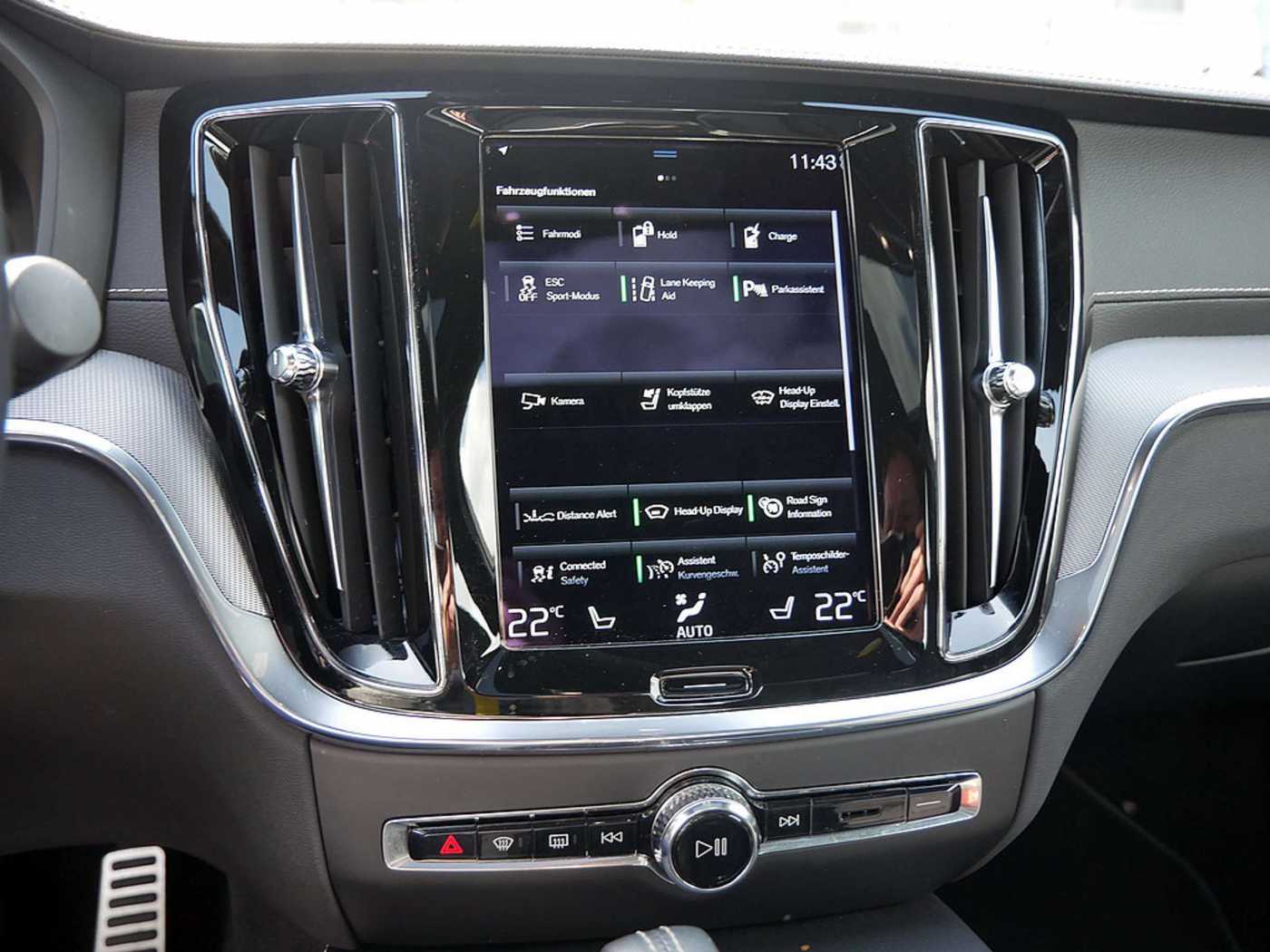 Volvo  T8 Twin Engine AWD R-Design LED PANO 360°