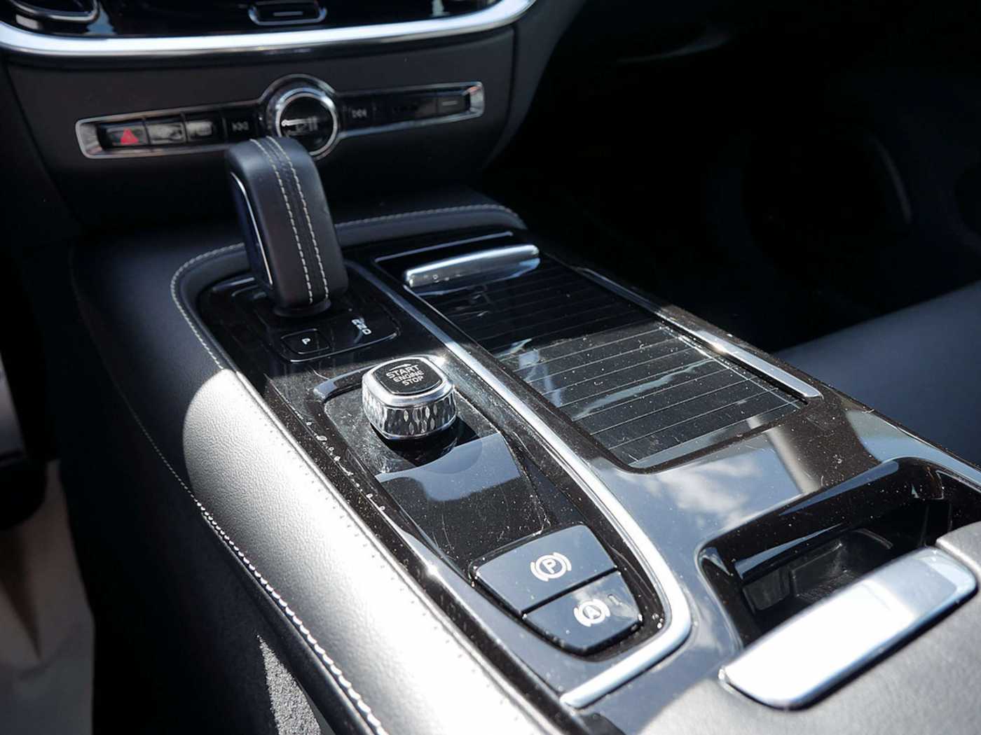 Volvo  T8 Twin Engine AWD R-Design LED PANO 360°