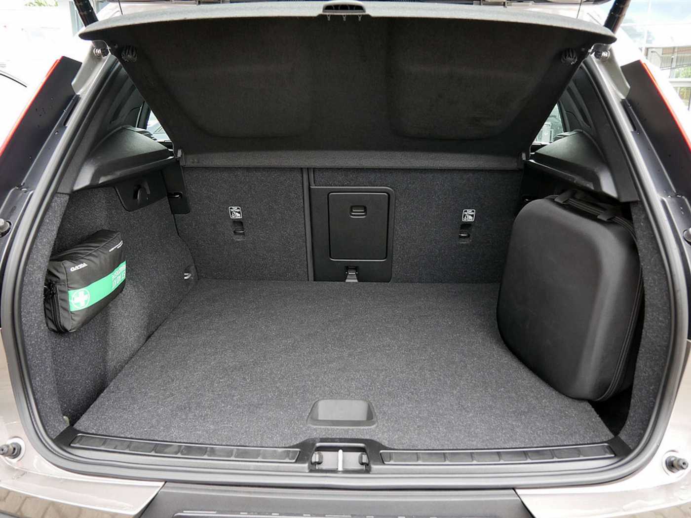 Volvo  T4 Inscription Expression Recharge LED