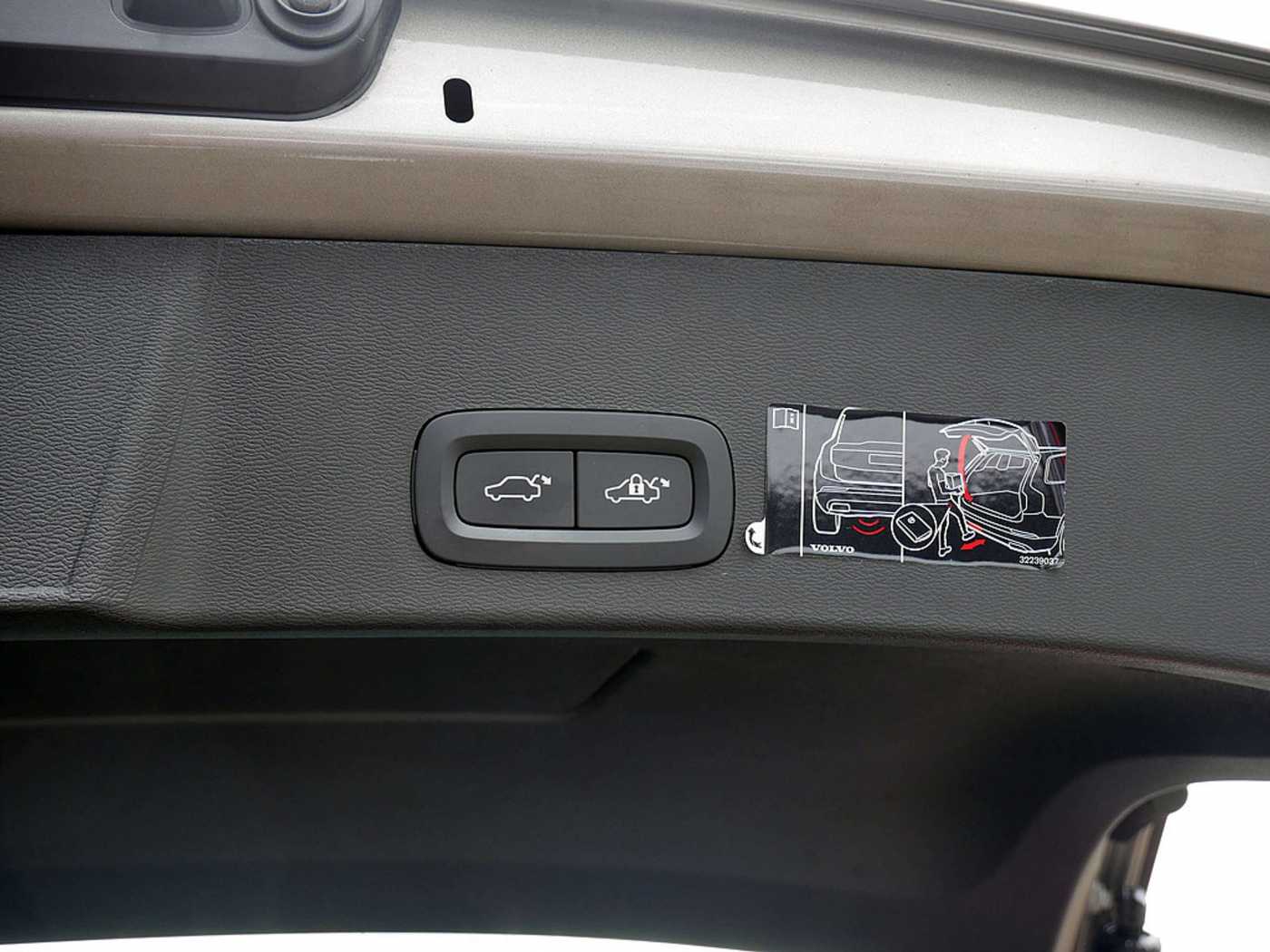 Volvo  T4 Inscription Expression Recharge LED