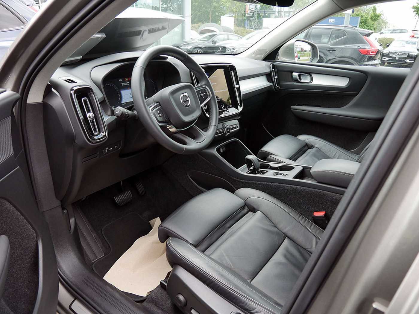 Volvo  T4 Inscription Expression Recharge LED