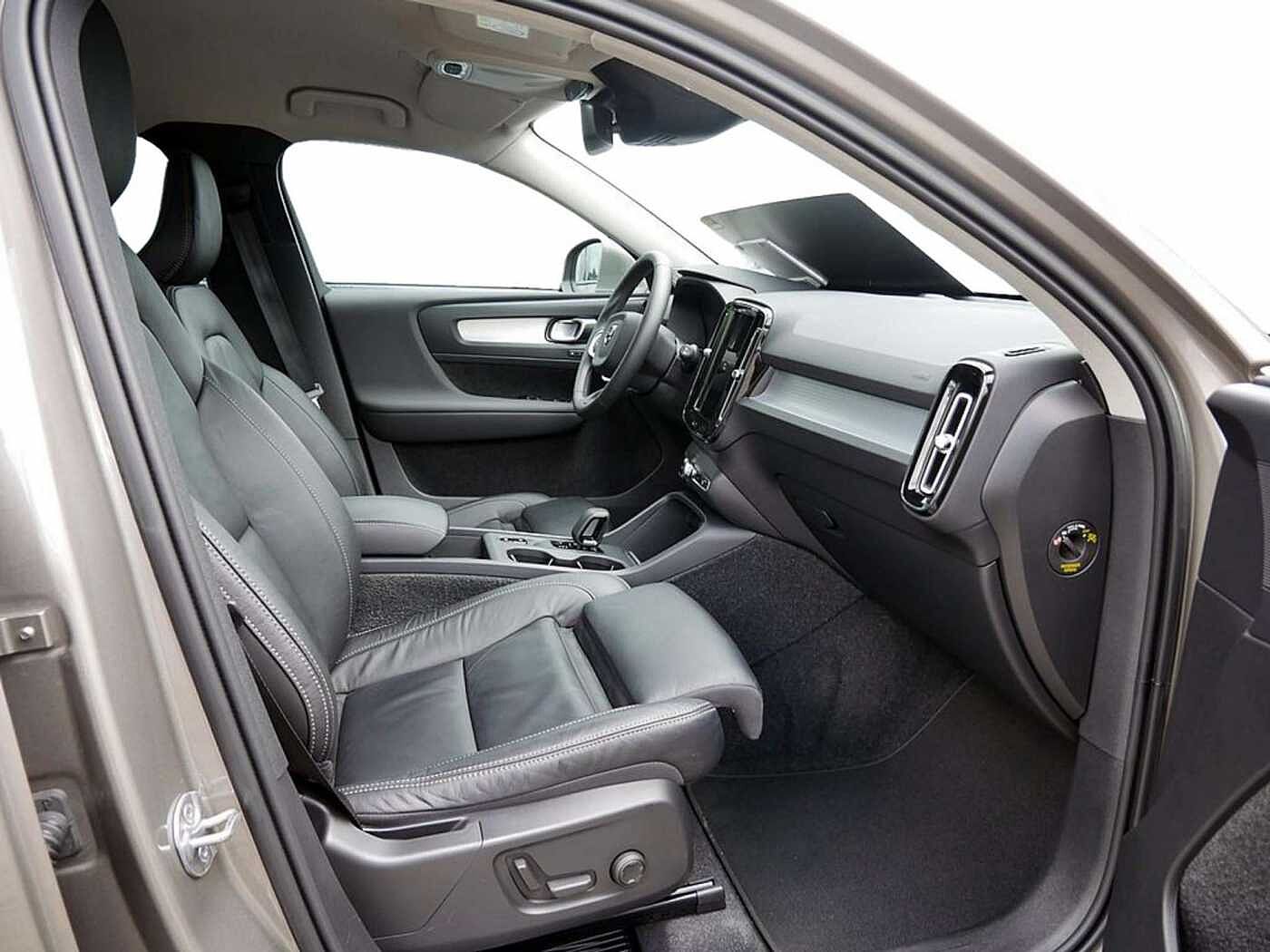 Volvo  T4 Inscription Expression Recharge LED