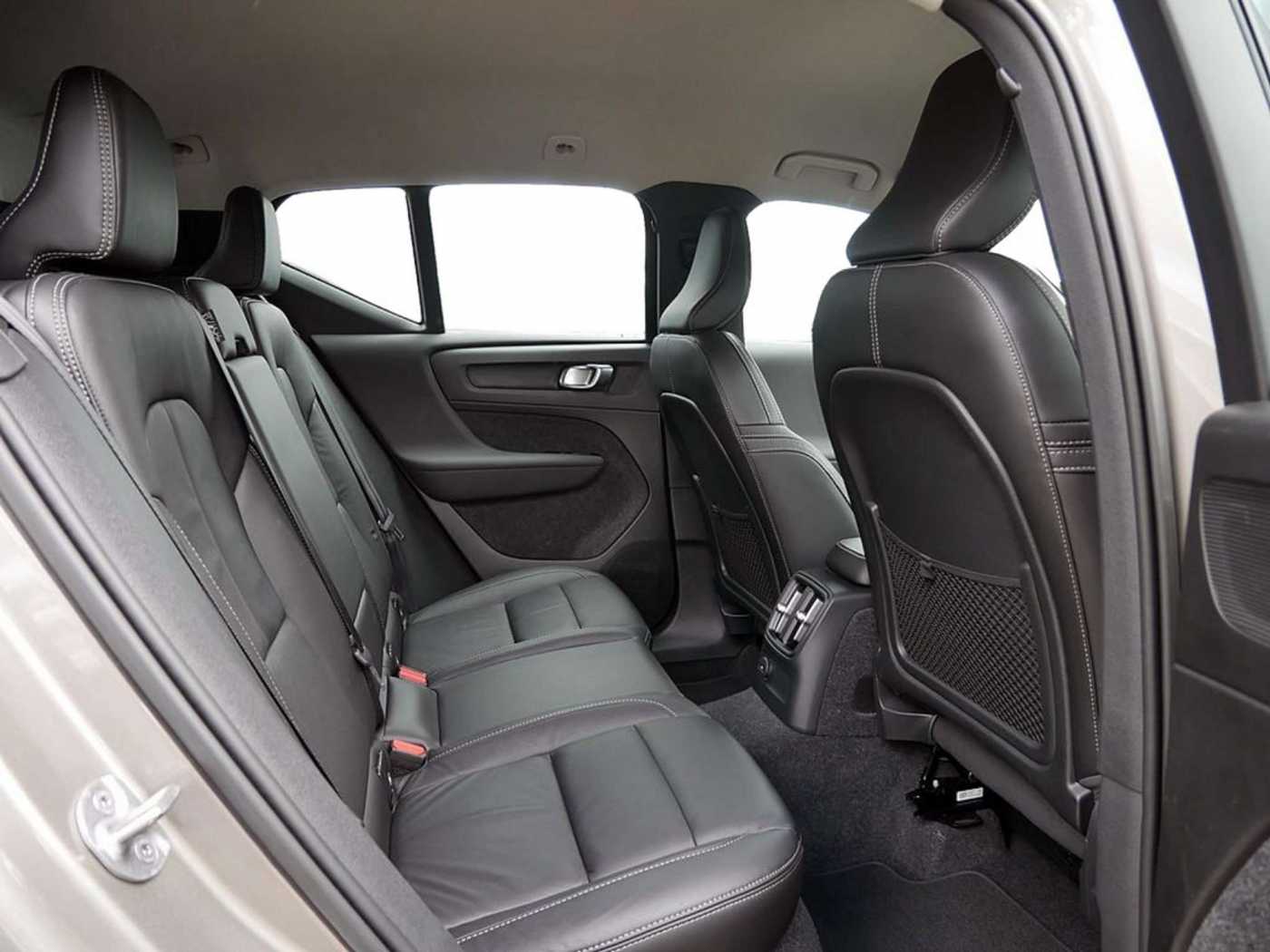 Volvo  T4 Inscription Expression Recharge LED