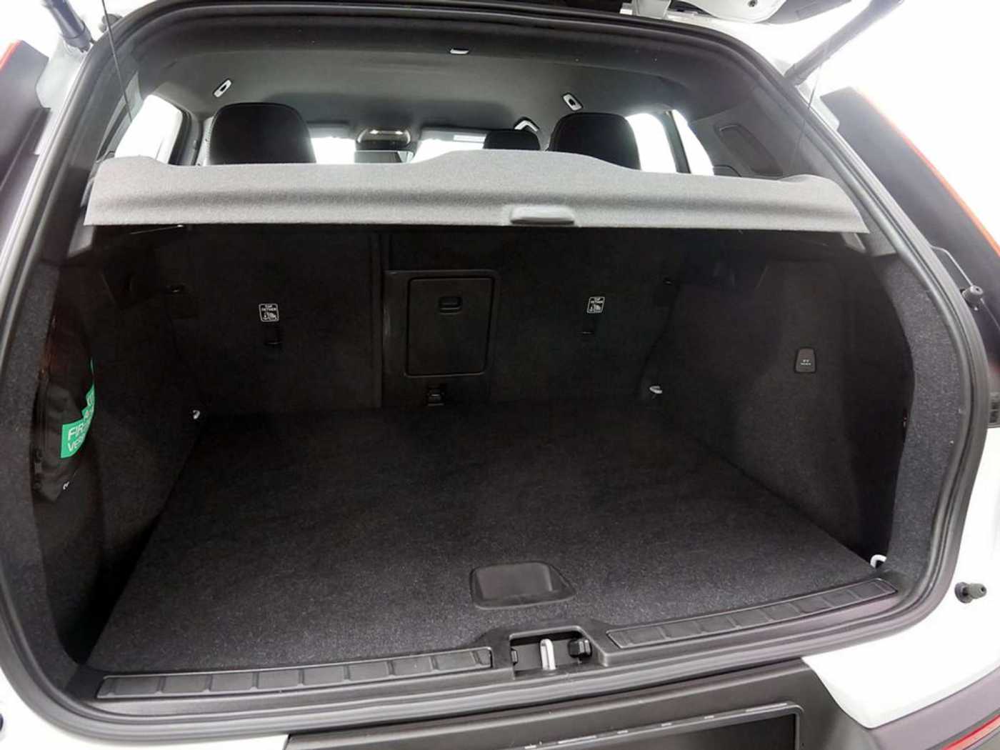 Volvo  T4 Inscription Expression Recharge LED