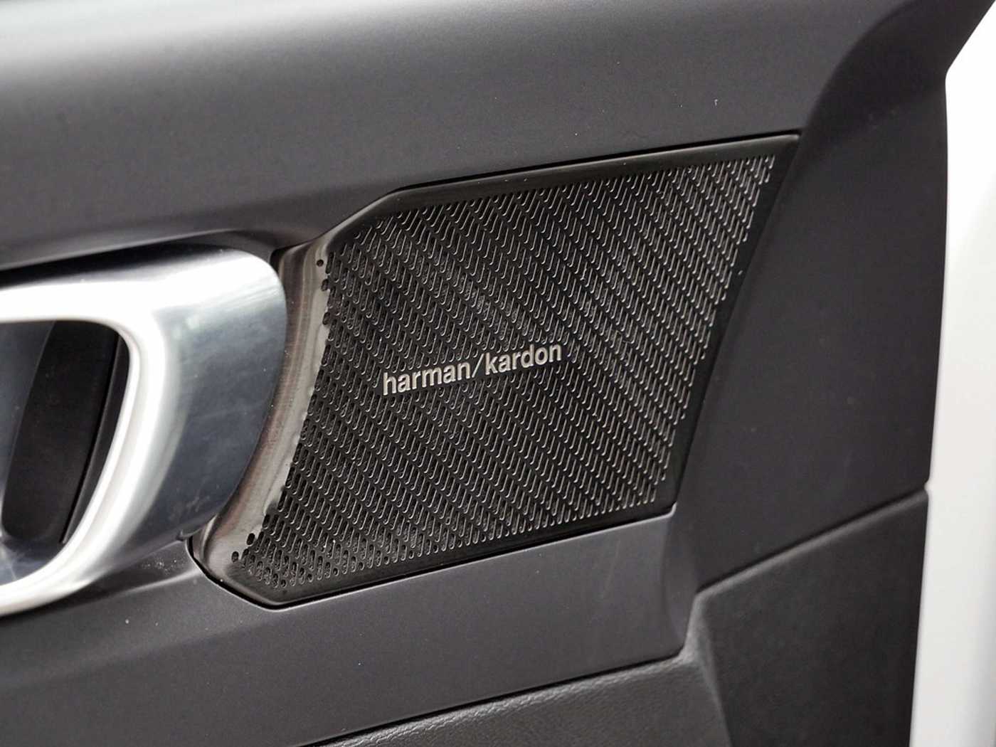 Volvo  T4 Inscription Expression Recharge LED