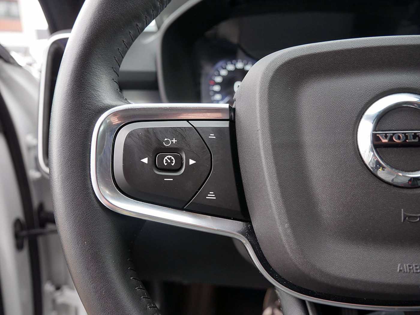 Volvo  T4 Inscription Expression Recharge LED