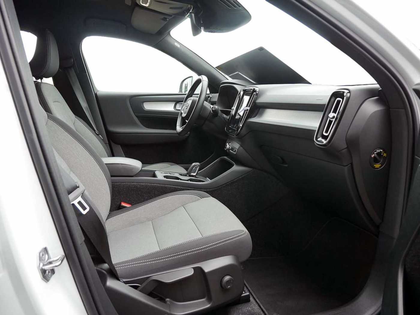 Volvo  T4 Inscription Expression Recharge LED