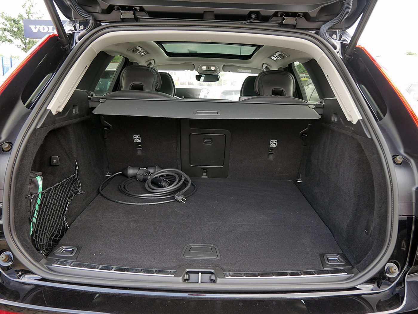 Volvo  T6 Inscription Expression Recharge AWD