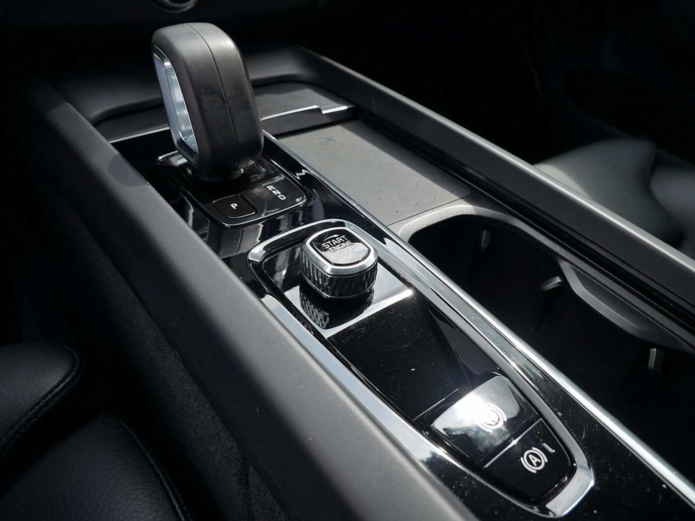 Volvo  T6 Inscription Expression Recharge AWD