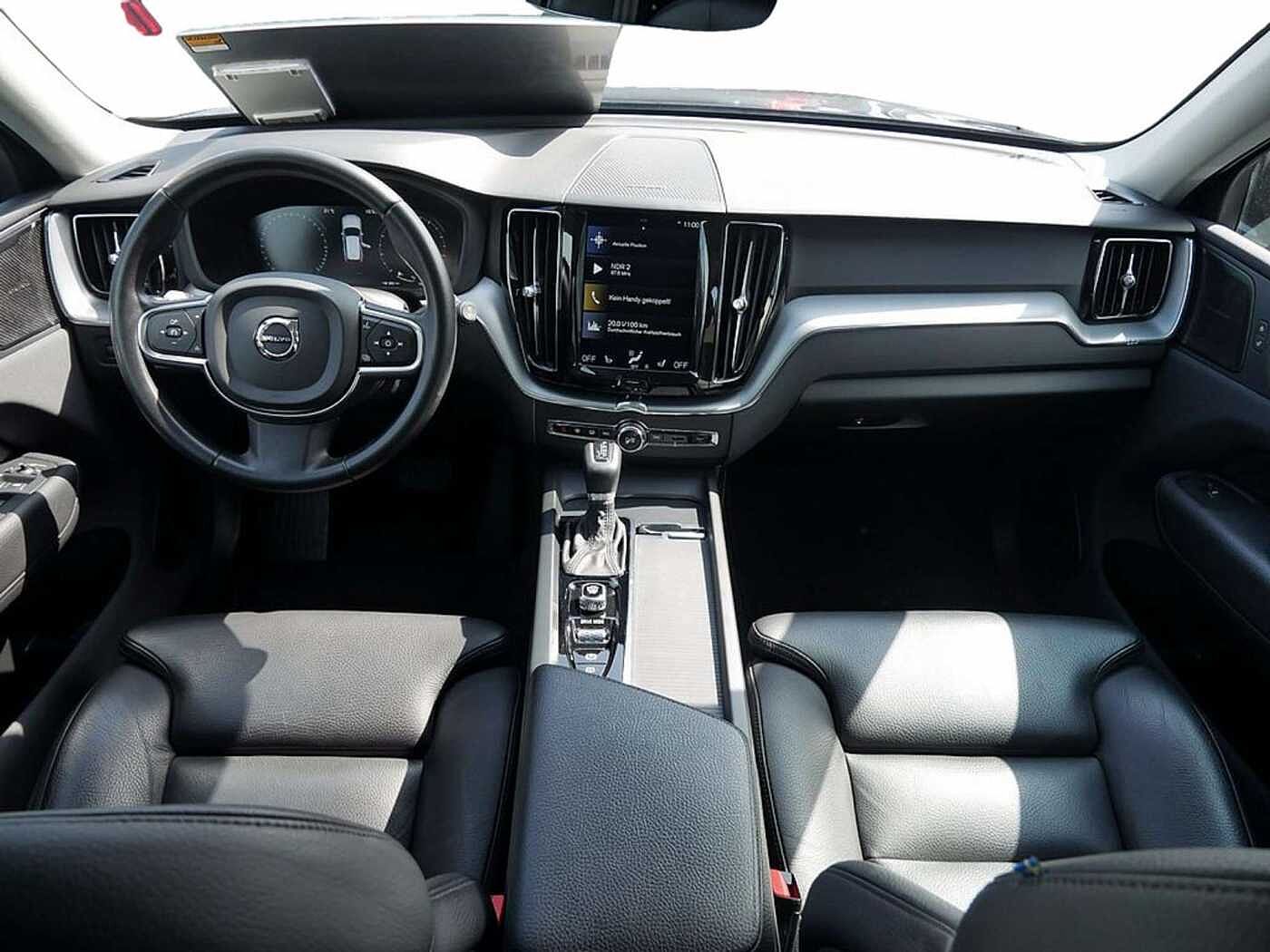 Volvo  T4 Momentum Pro SHZ KAMERA H/K NAVI LED