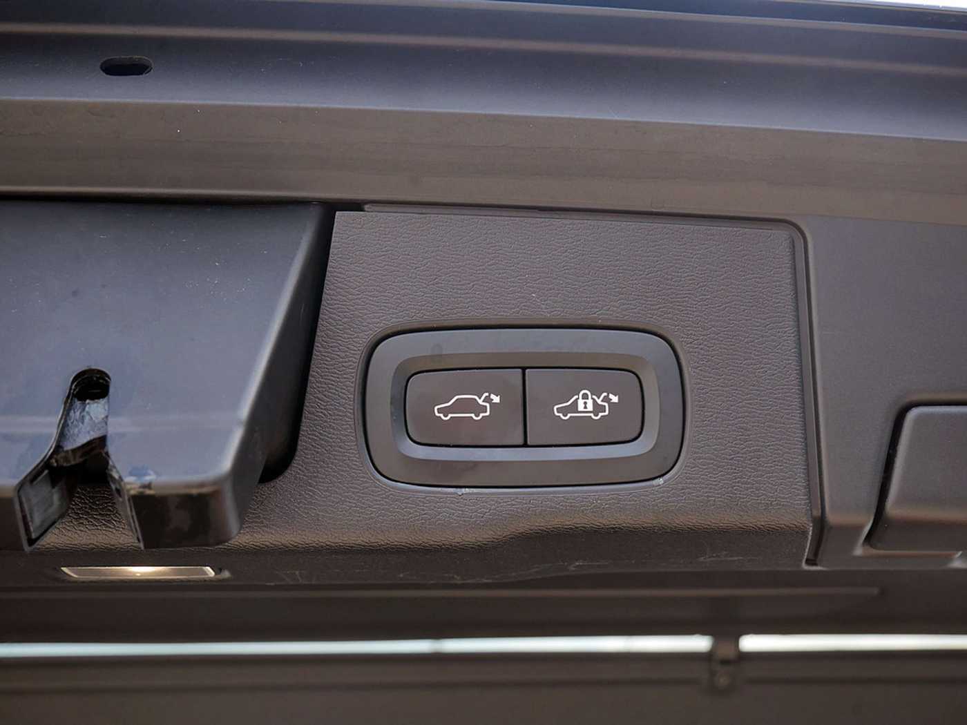 Volvo  T4 Momentum Pro SHZ KAMERA H/K NAVI LED