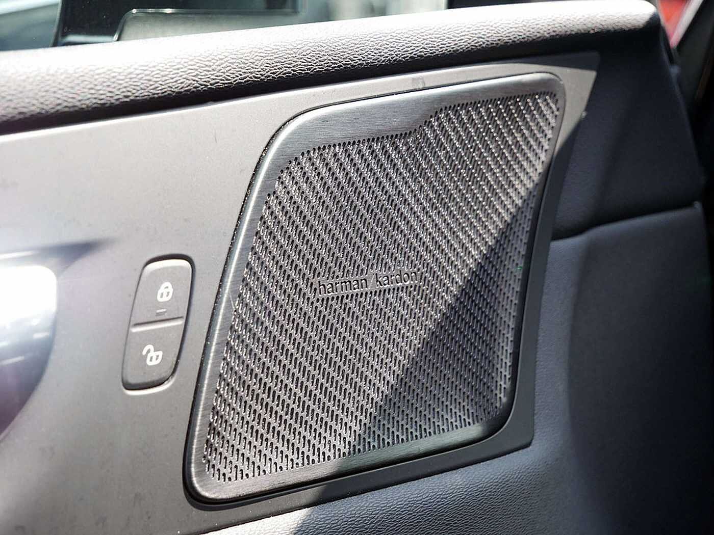 Volvo  T4 Momentum Pro SHZ KAMERA H/K NAVI LED