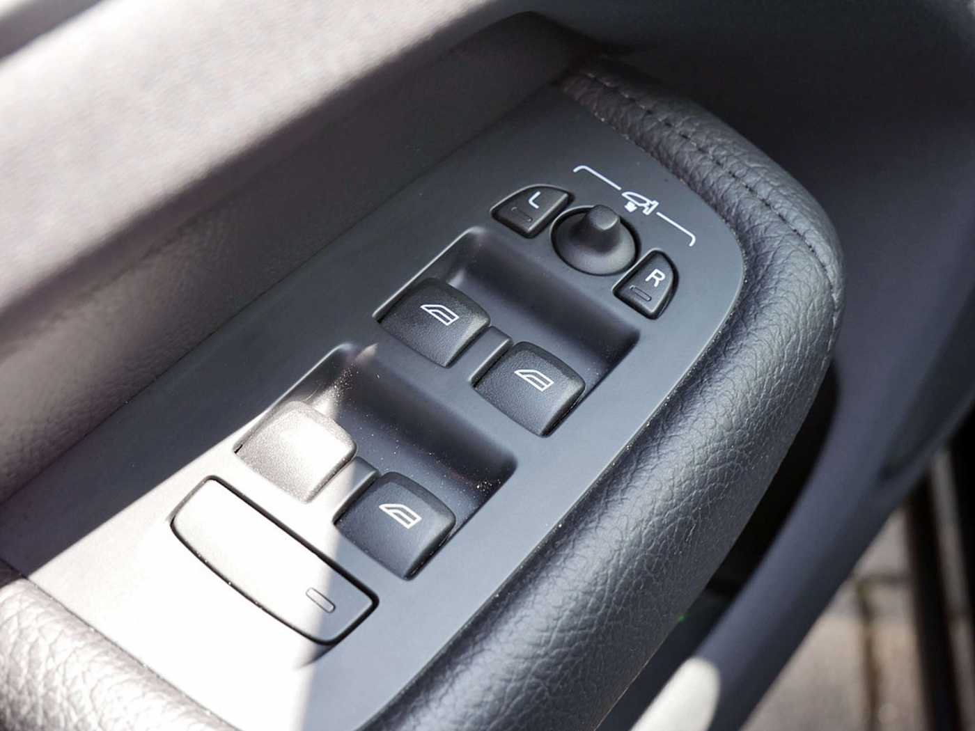 Volvo  T4 Momentum Pro SHZ KAMERA H/K NAVI LED