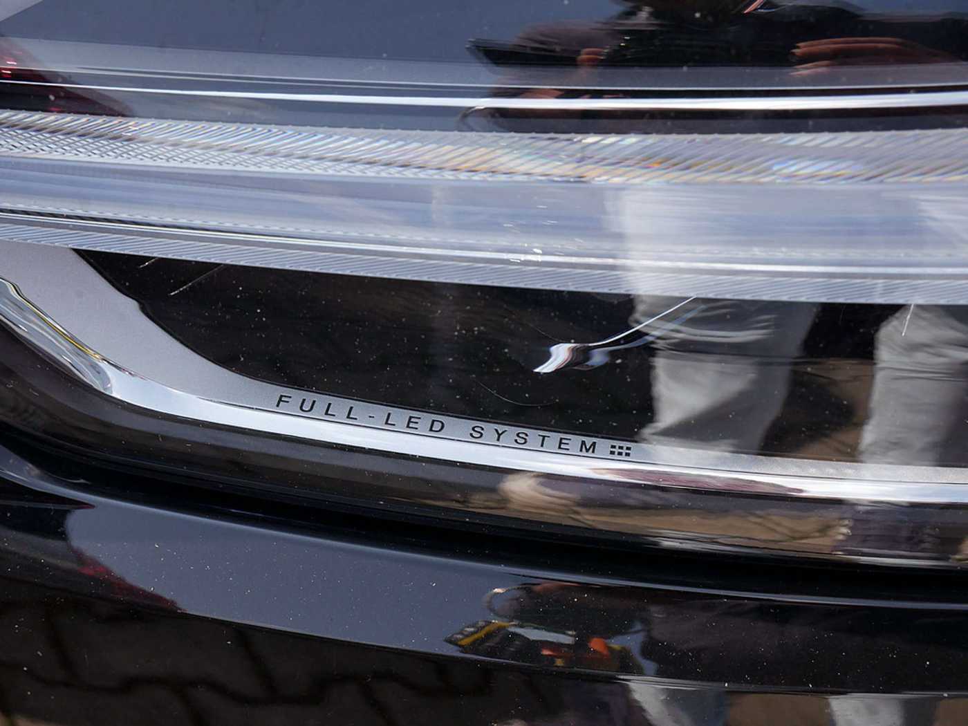 Volvo  T4 Momentum Pro SHZ KAMERA H/K NAVI LED