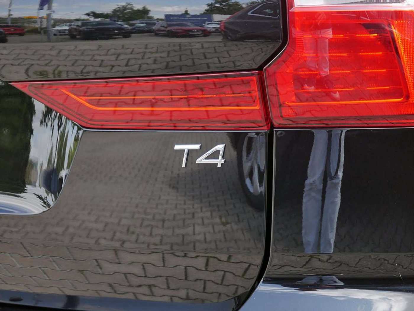 Volvo  T4 Momentum Pro SHZ KAMERA H/K NAVI LED