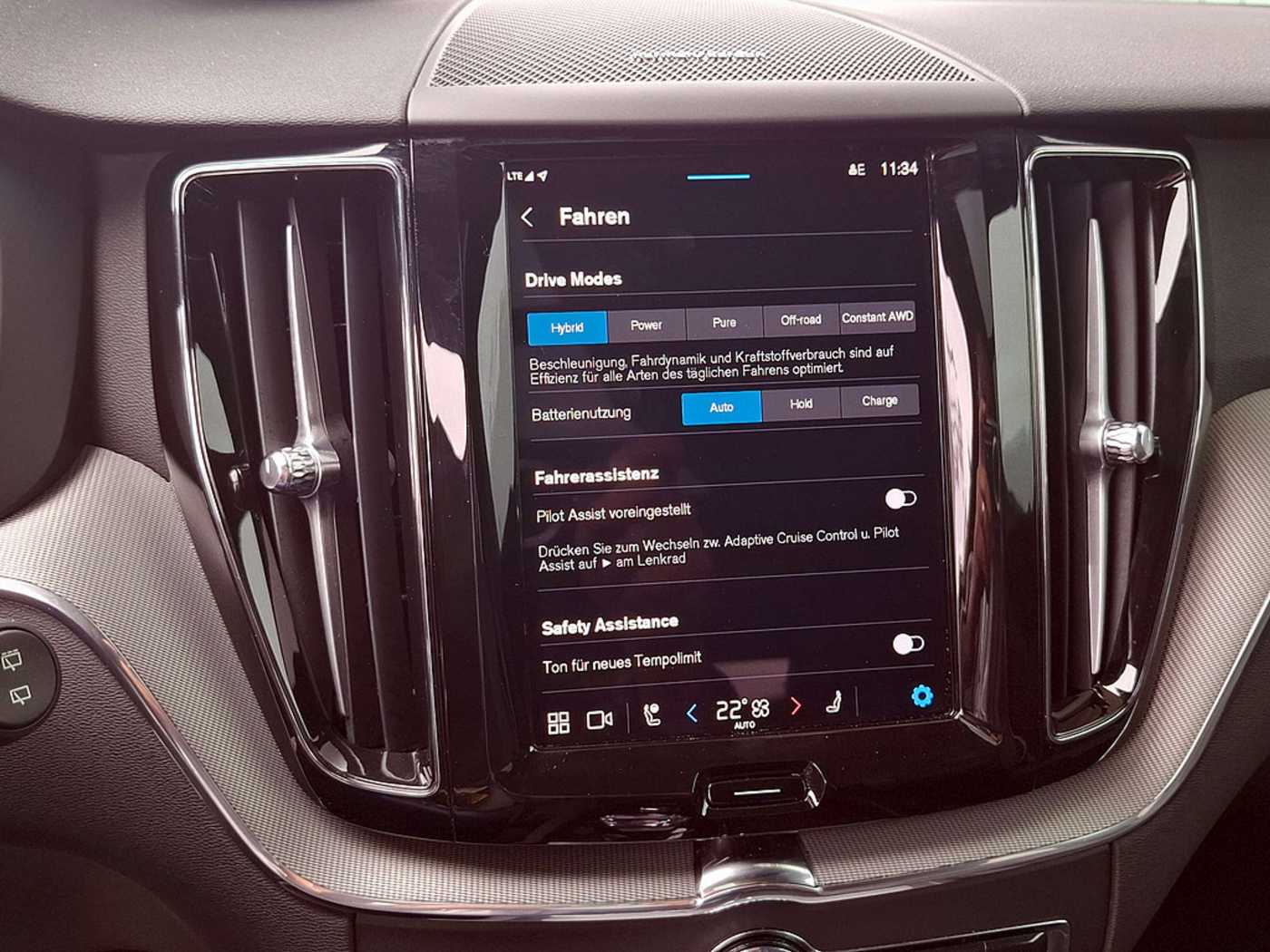 Volvo  T6 Plus Dark Recharge Plug-In Hybrid AWD