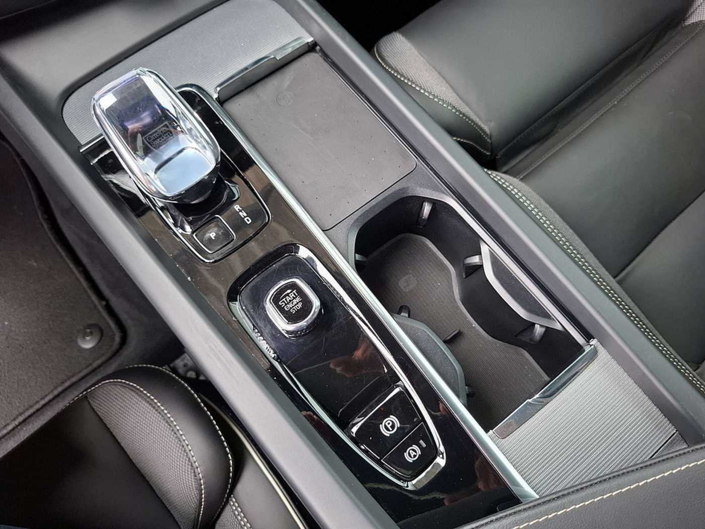 Volvo  T6 Plus Dark Recharge Plug-In Hybrid AWD
