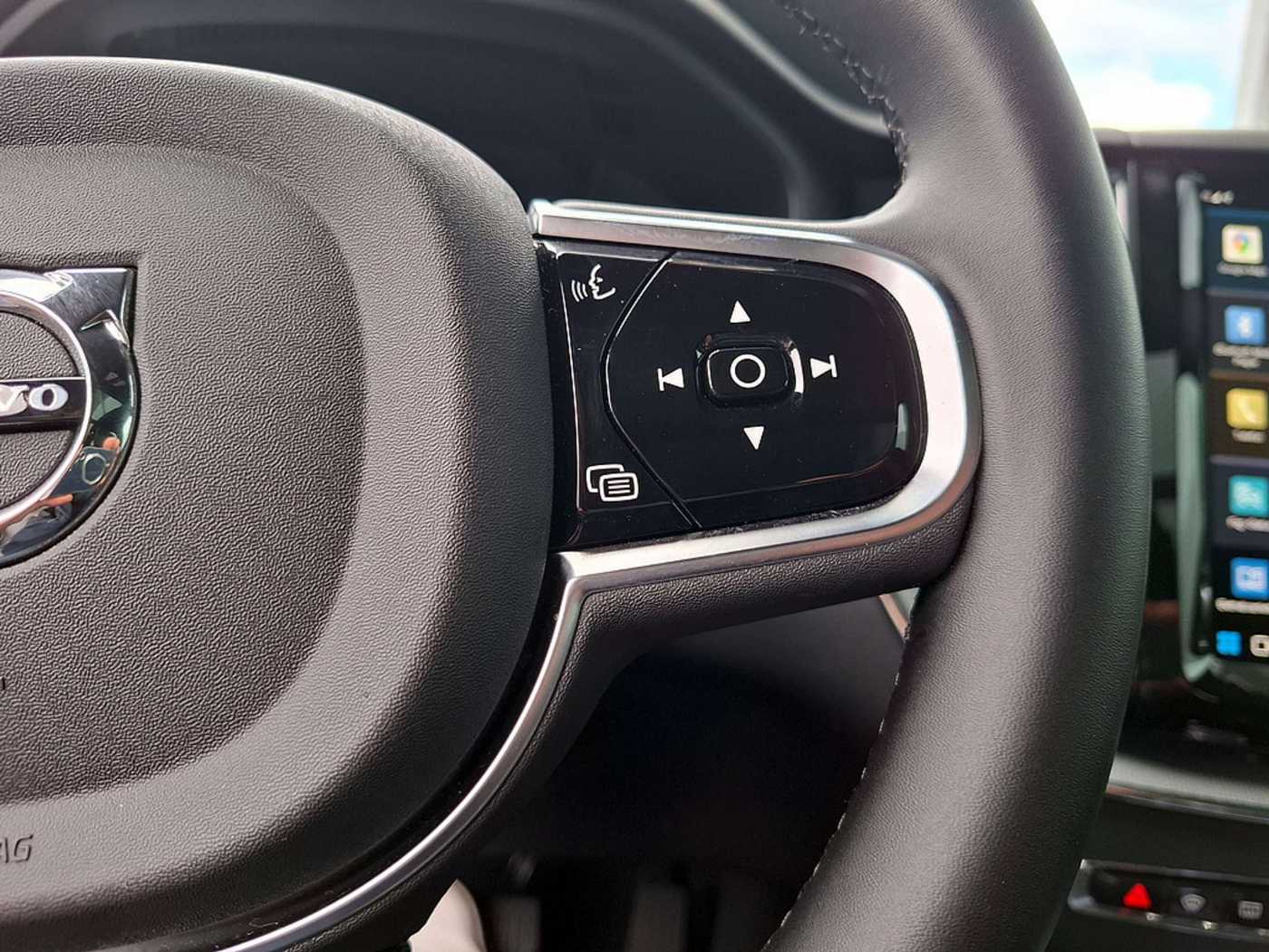 Volvo  T6 Plus Dark Recharge Plug-In Hybrid AWD
