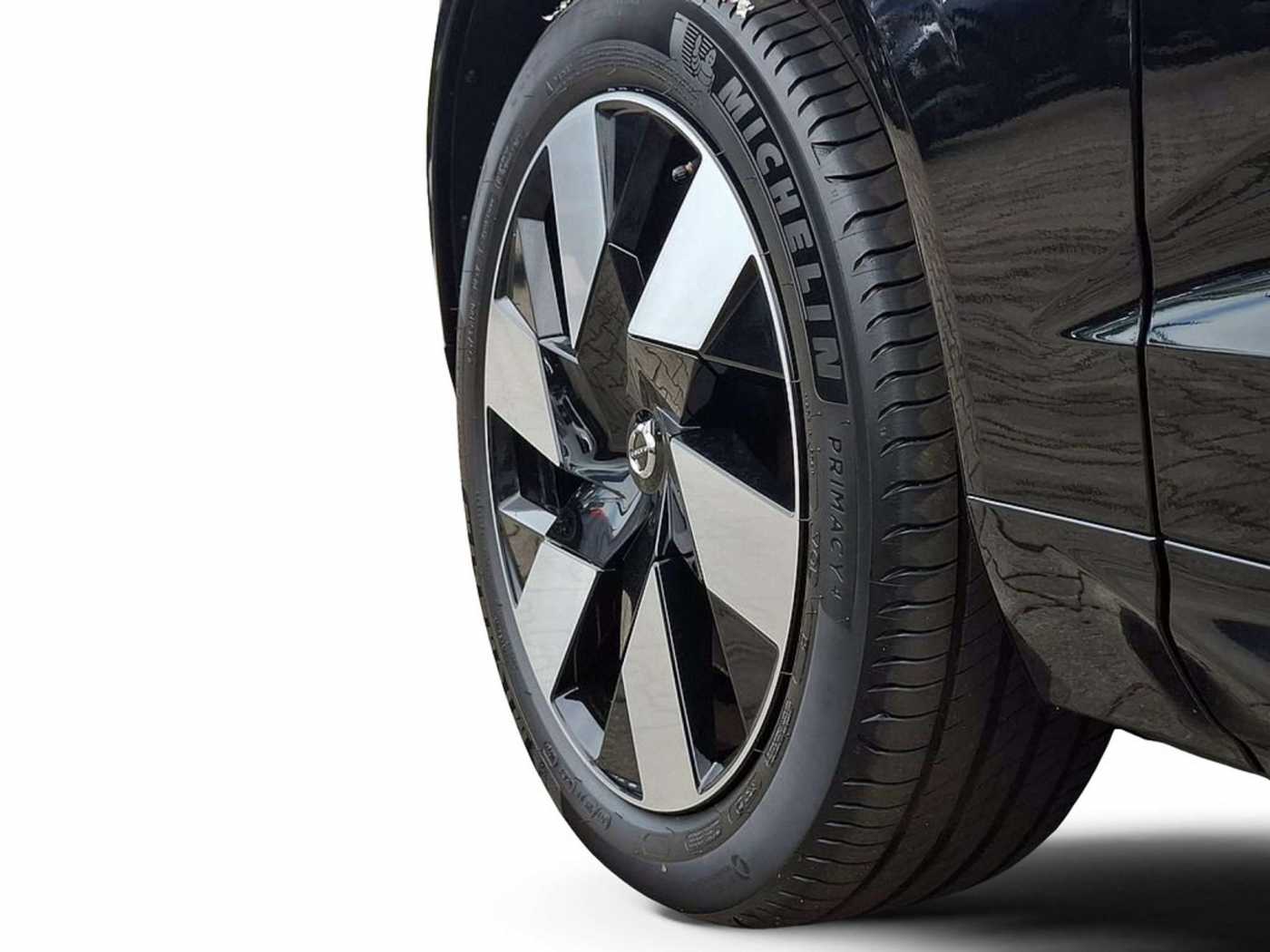Volvo  T6 Plus Dark Recharge Plug-In Hybrid AWD