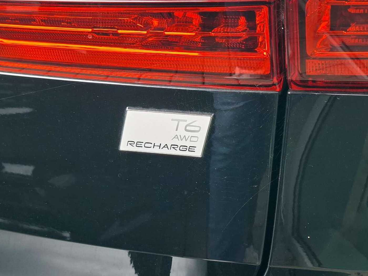Volvo  T6 Plus Dark Recharge Plug-In Hybrid AWD