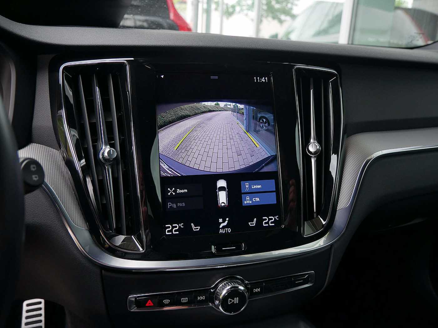 Volvo  D3 R-Design KLIMA PDC SHZ KAMERA NAVI LED