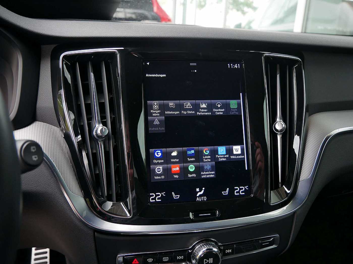 Volvo  D3 R-Design KLIMA PDC SHZ KAMERA NAVI LED