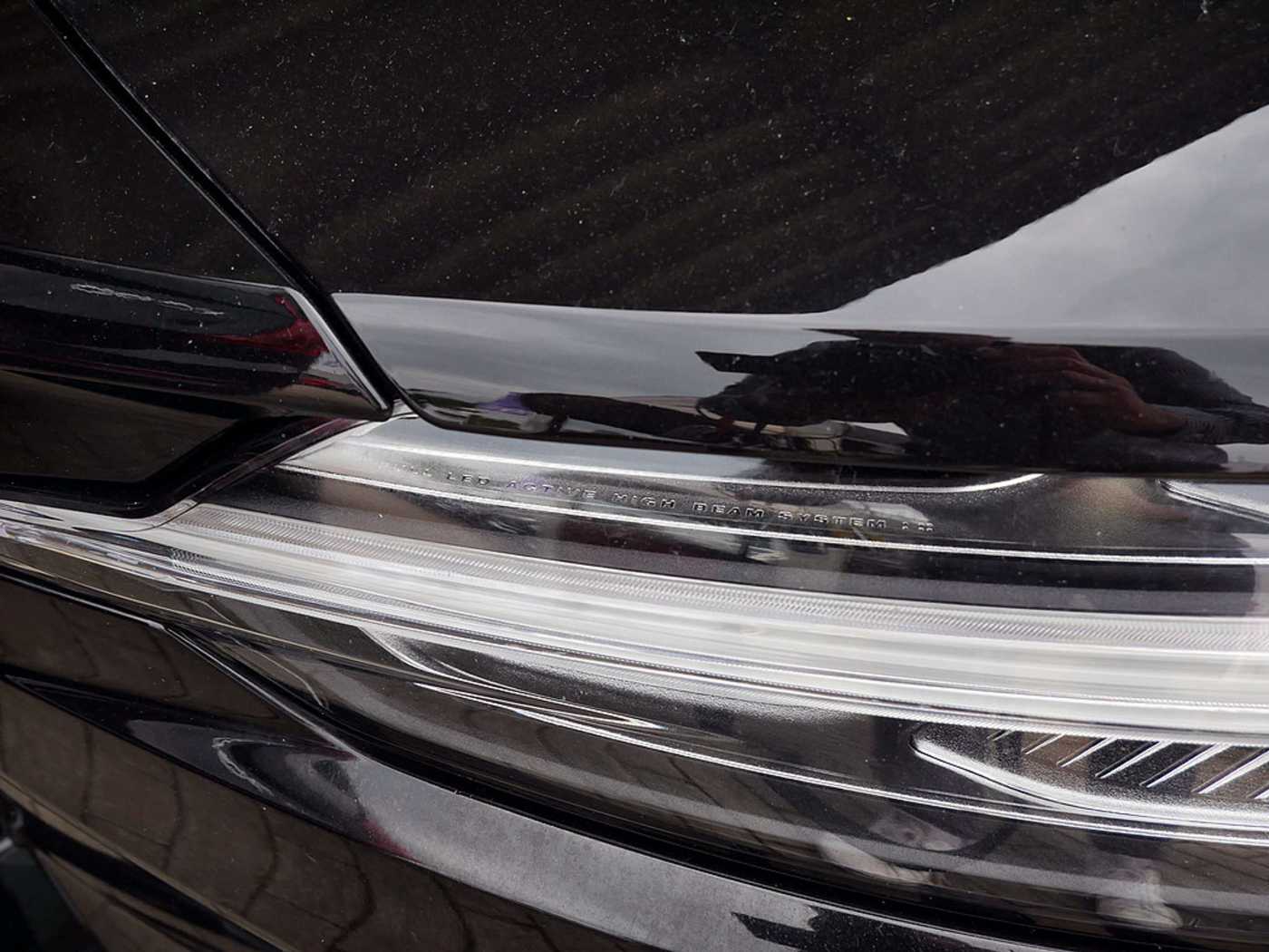 Volvo  D3 R-Design KLIMA PDC SHZ KAMERA NAVI LED