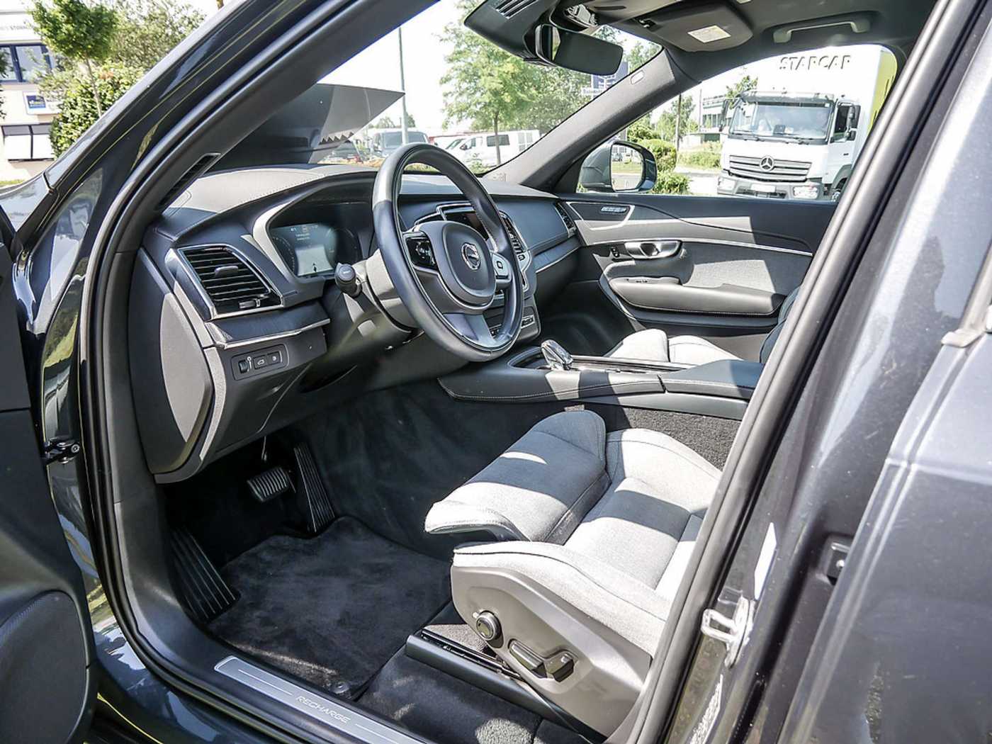 Volvo  2.0 Plus Bright Recharge Plug-In Hybrid AWD