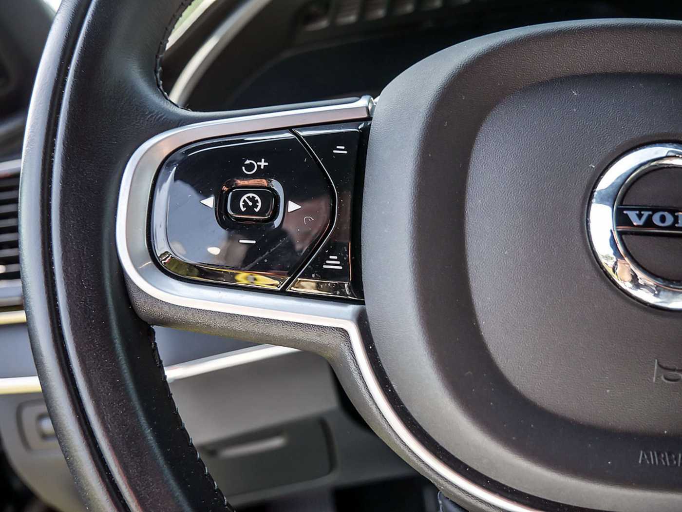 Volvo  2.0 Plus Bright Recharge Plug-In Hybrid AWD