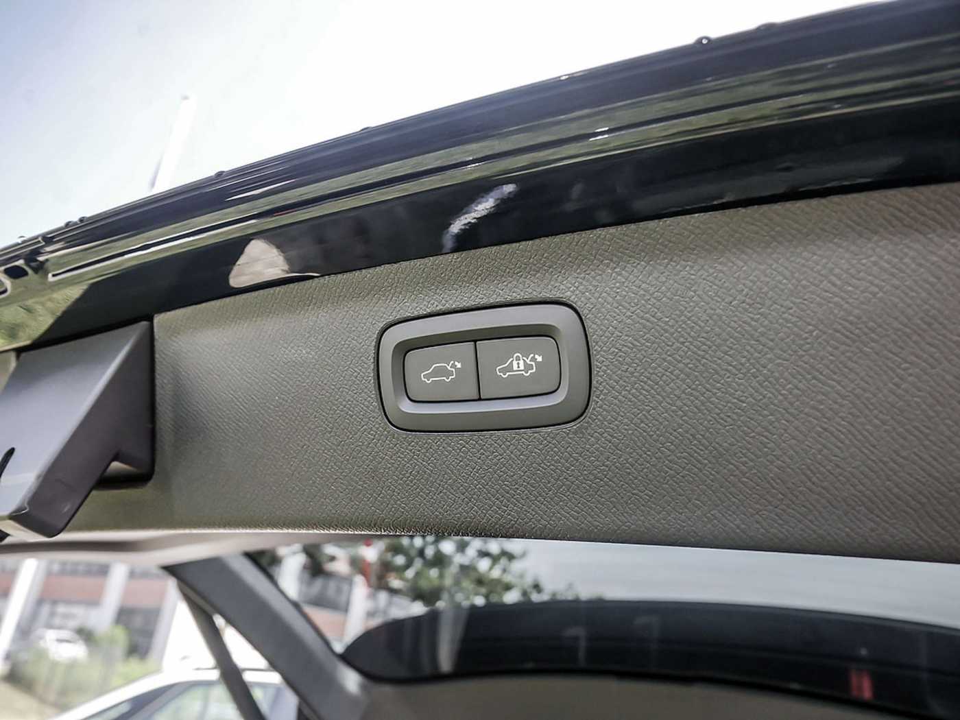 Volvo  2.0 Plus Bright AWD FACEL. STANDHZ LED