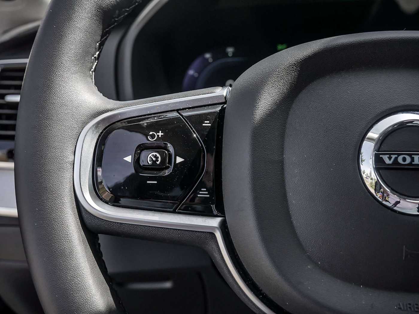 Volvo  2.0 Plus Bright AWD FACEL. STANDHZ LED
