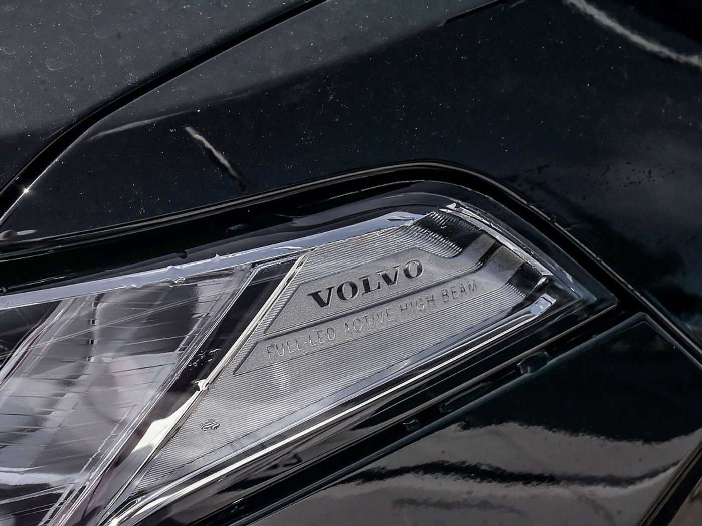 Volvo  2.0 Plus Bright AWD FACEL. STANDHZ LED