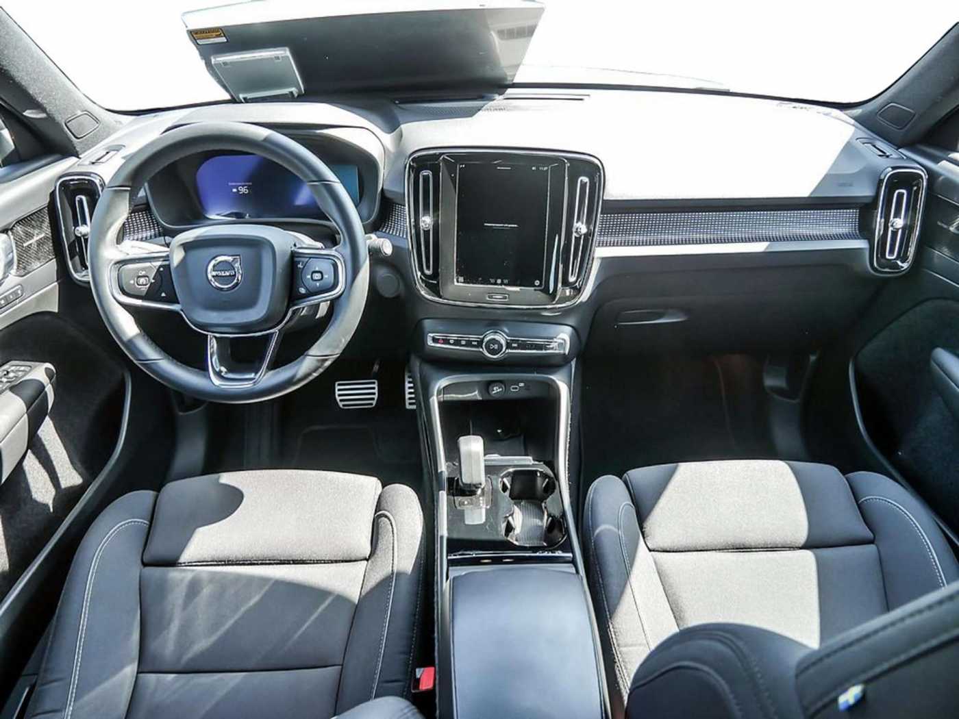 Volvo  Pro Recharge Pure Electric 2WD ACC LED