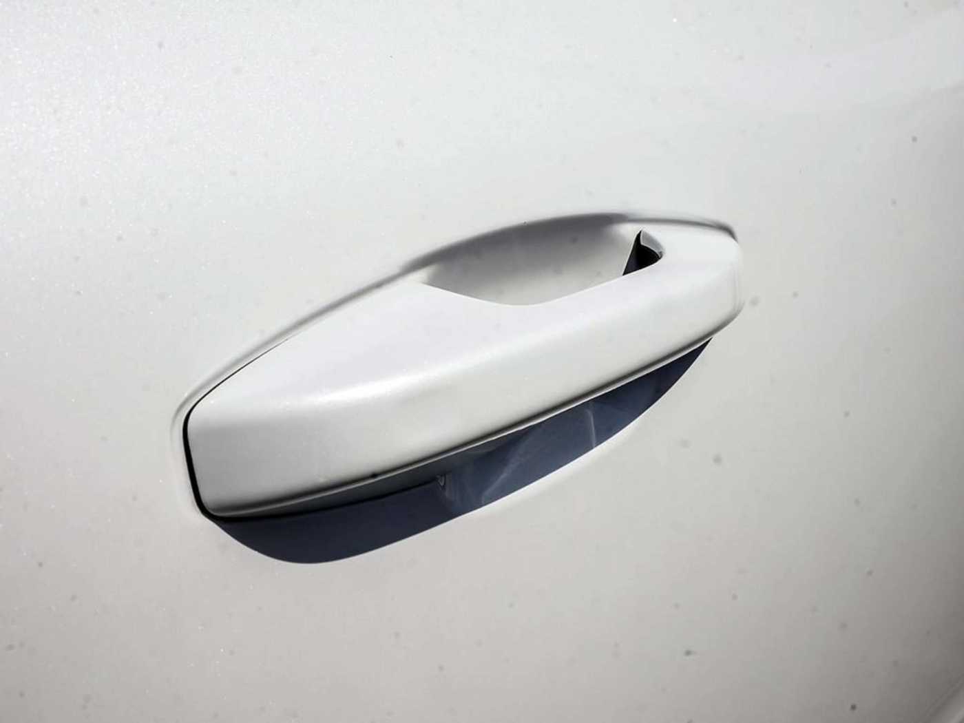 Volvo  Pro Recharge Pure Electric 2WD ACC LED