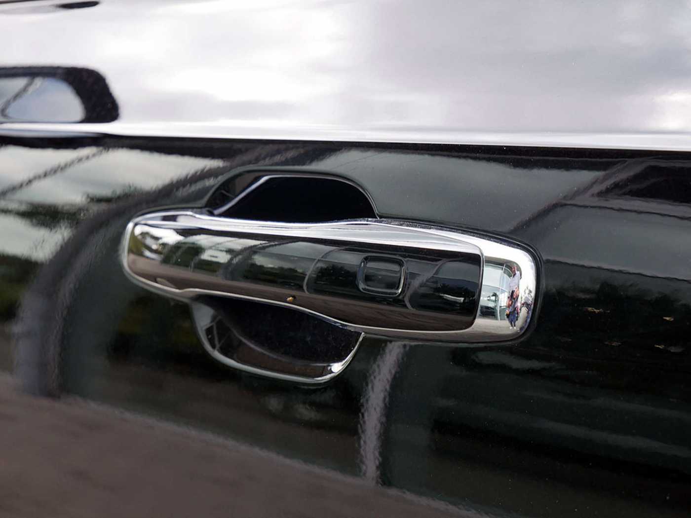 Volvo  2.0 Plus Bright Recharge Plug-In Hybrid AWD