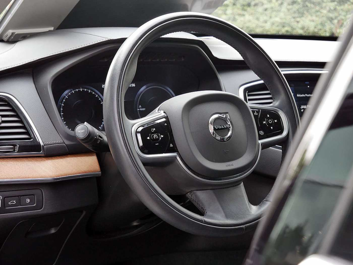 Volvo  2.0 Plus Bright Recharge Plug-In Hybrid AWD