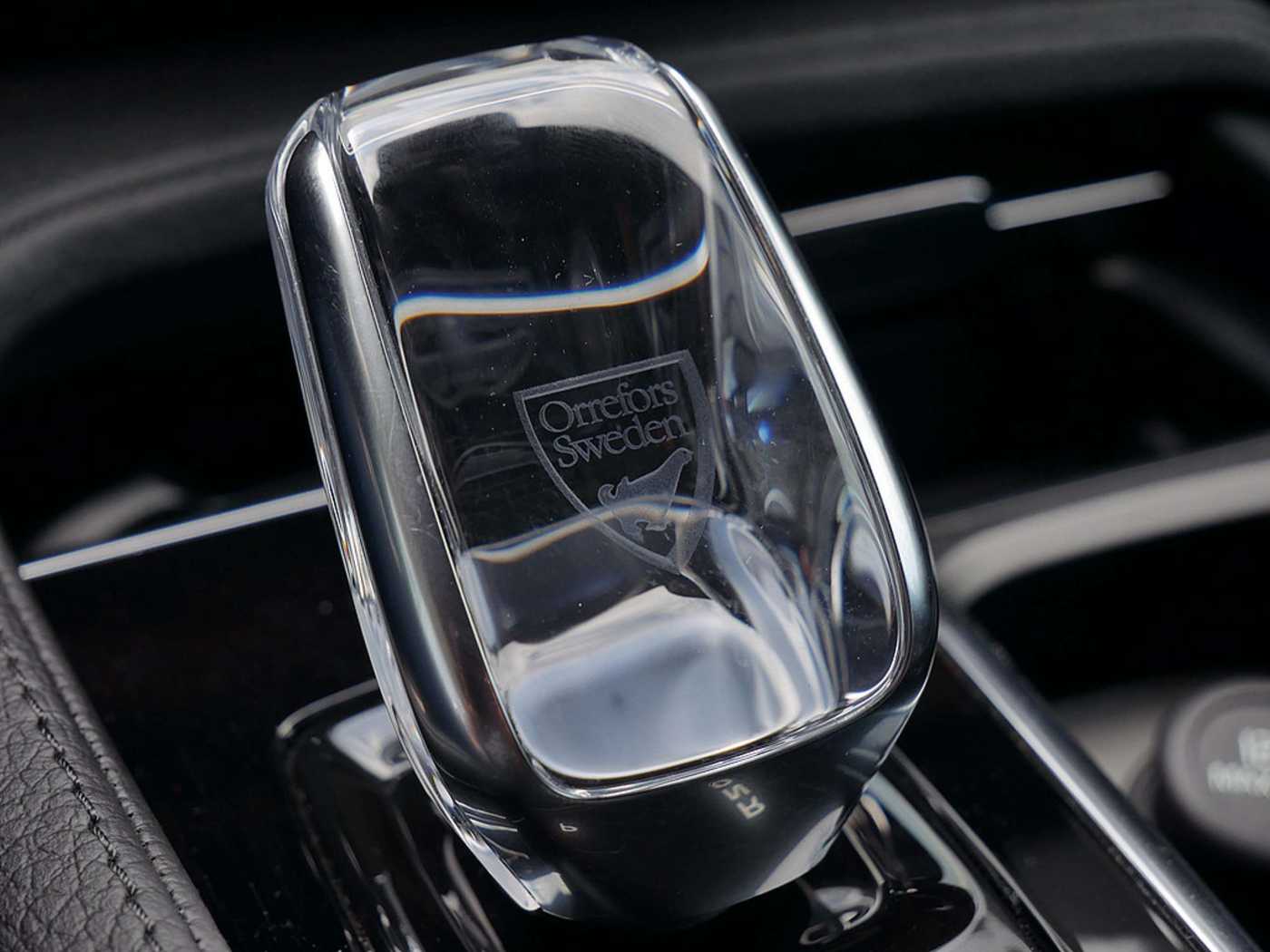 Volvo  2.0 Plus Bright Recharge Plug-In Hybrid AWD