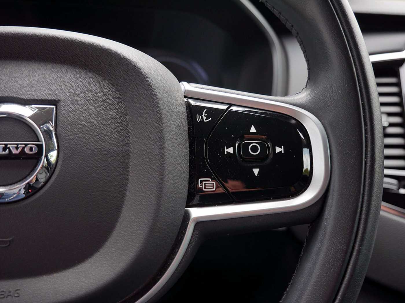 Volvo  2.0 Plus Bright Recharge Plug-In Hybrid AWD