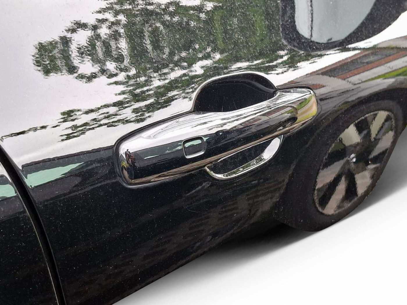 Volvo  B4 Momentum Pro SHZ FACEL. STANDHZ LED