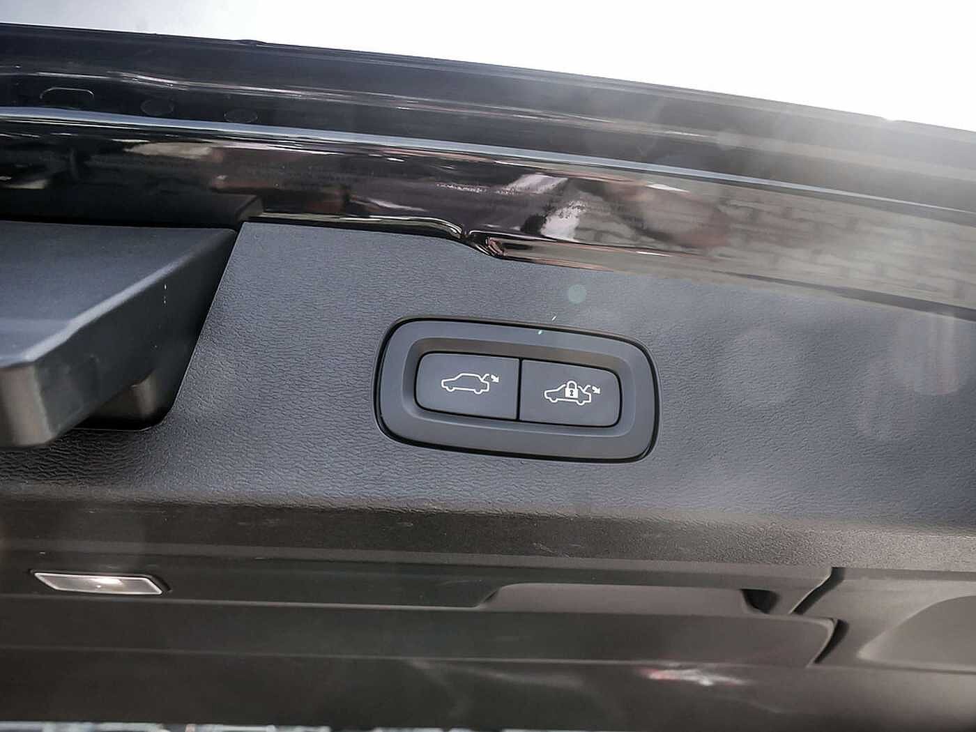 Volvo  T8 Recharge Plus Dark AWD KAMERA H/K LED